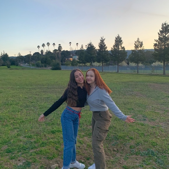 meet your posher, taya - Picture 2 of 4